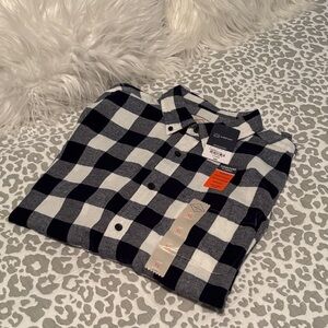 St. John's Bay Men's Navy and White Plaid Shirt